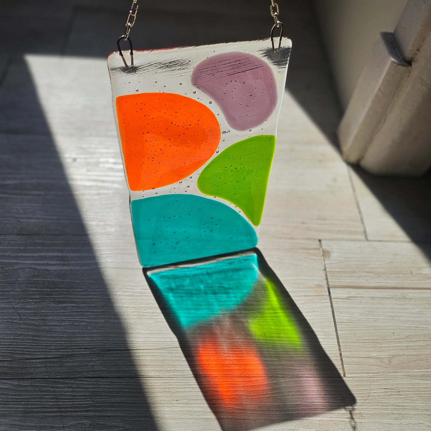 Attrape soleil en verre fusionné abstrait